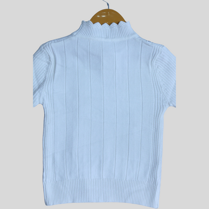 Classic White Cable-Knit Sweater – Timeless Elegance for Every Occasion